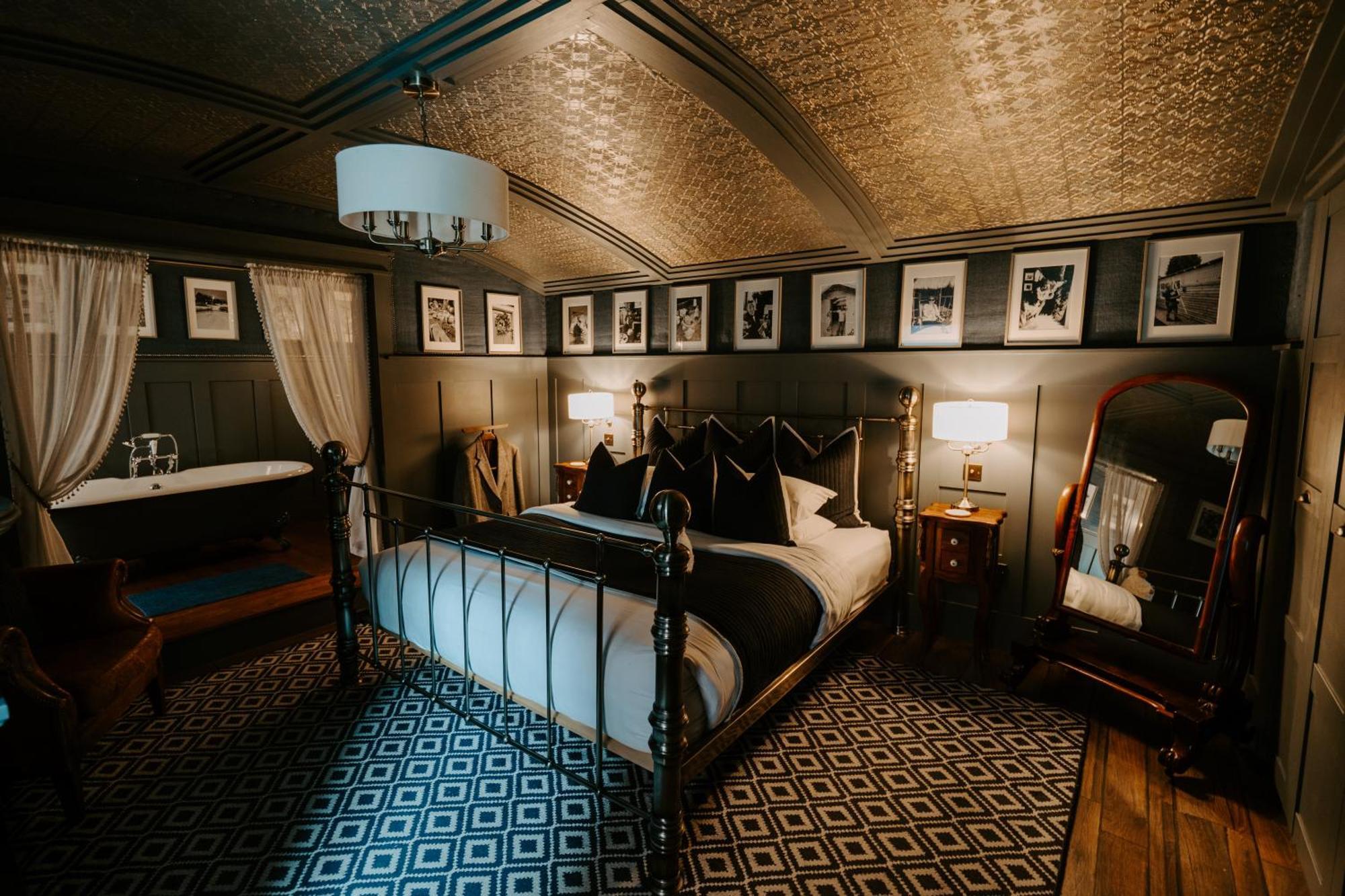Sheddington Manor - 2 Bedroom Guest House & Cinema Belfast Exterior photo